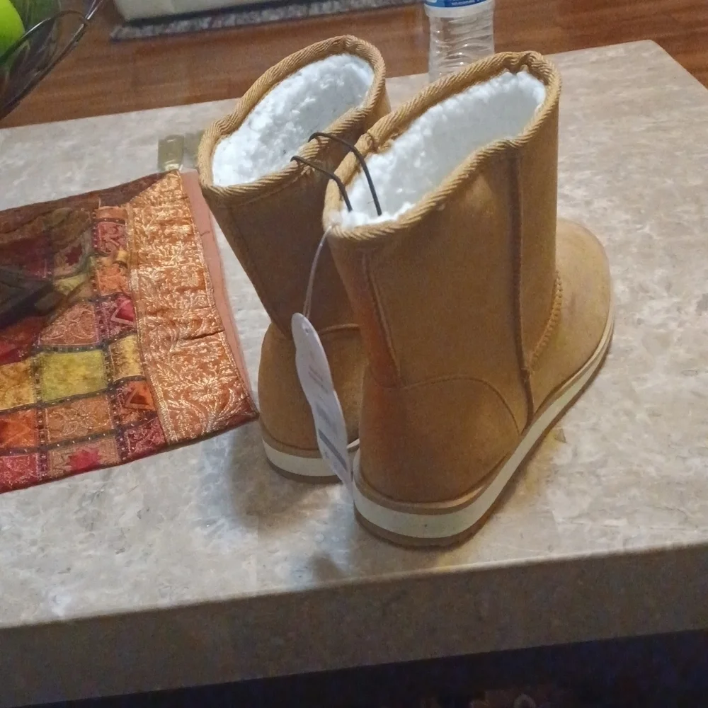 - Girl's  boots